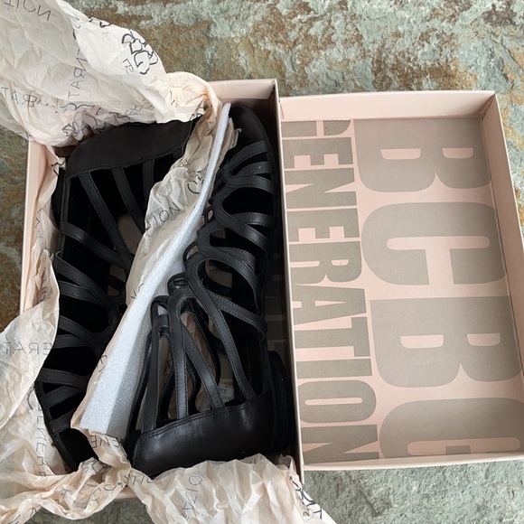 9.5 / 39 BCBGeneration strappy gladiator sandals flats black leather elastic zip - Picture 3 of 16